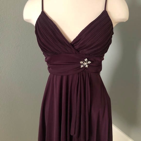 More pics Empire Waist V-Neck Belted Chiffon Jeweled Brooch Dress - Picture 7 of 16
